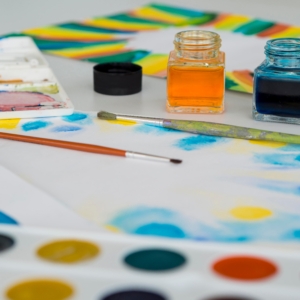 Tintas, pinturas y otros